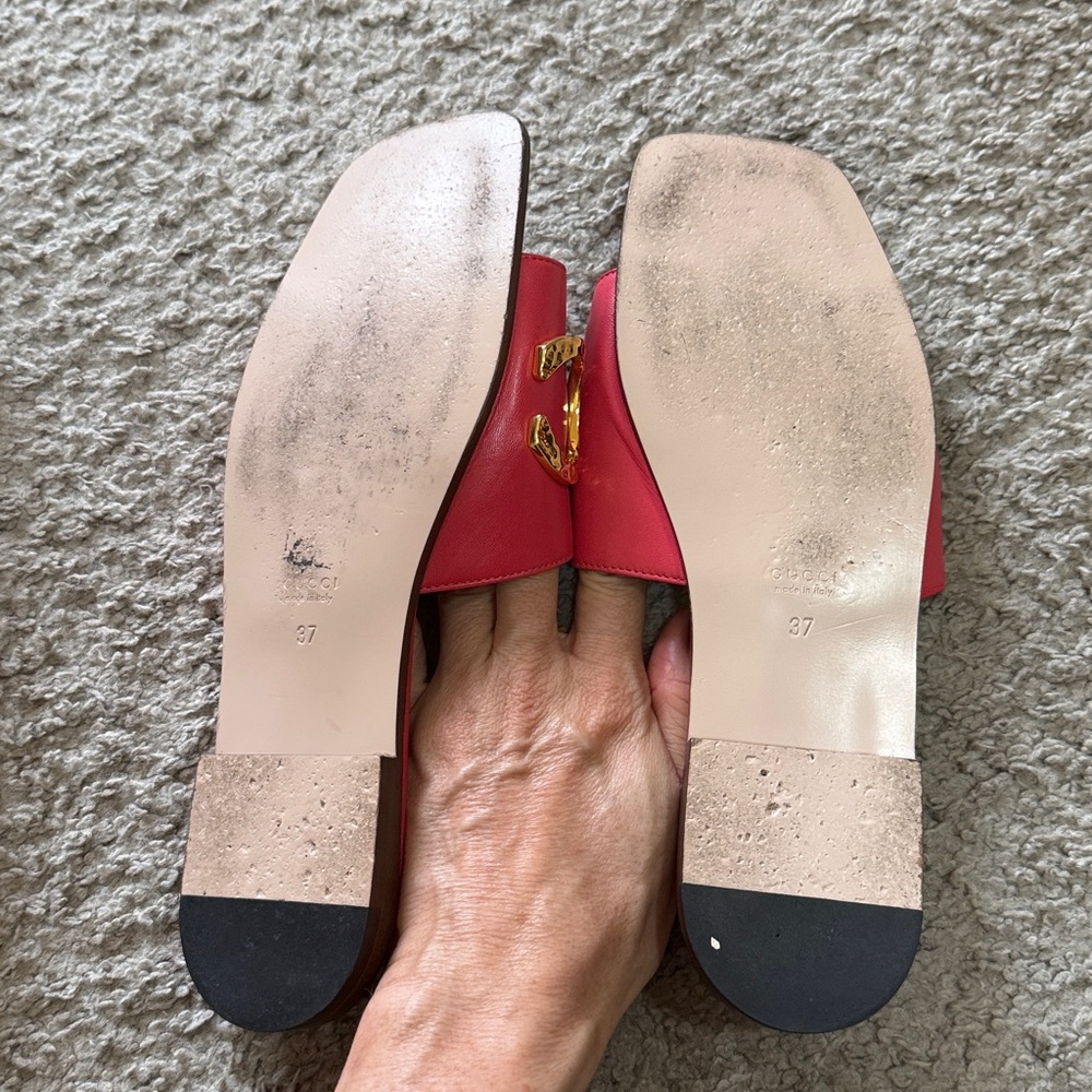 Gucci Cara Leather Slide Mules with Gold GUCCI Letters - Picture 8 of 10